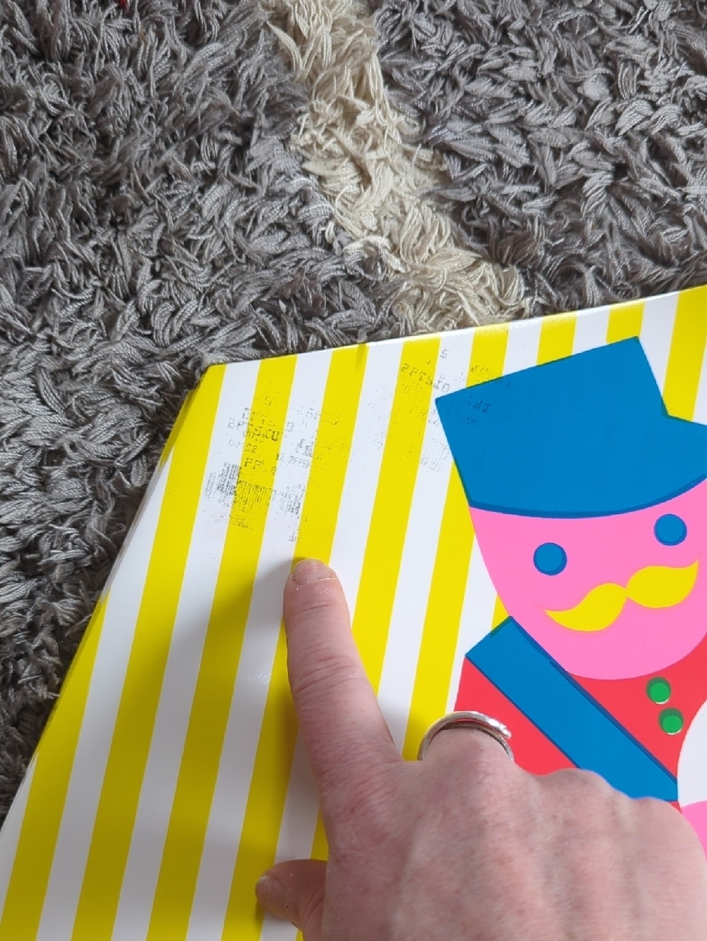 Set of 4 Marimekko "Hello Friend" placemats with a stylized drummer design - Picture 2 of 8